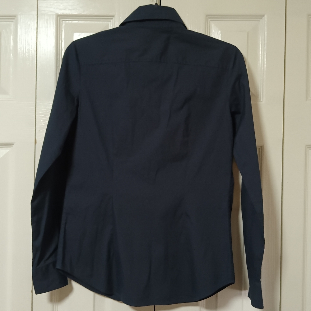 Alara Fitted Button Down Shirt - Picture 4 of 6